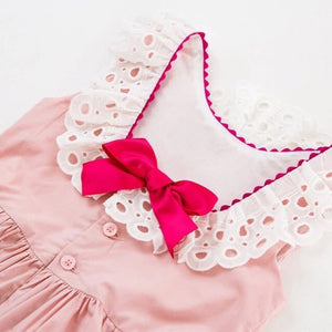 Vestido durazno con cuello de encaje